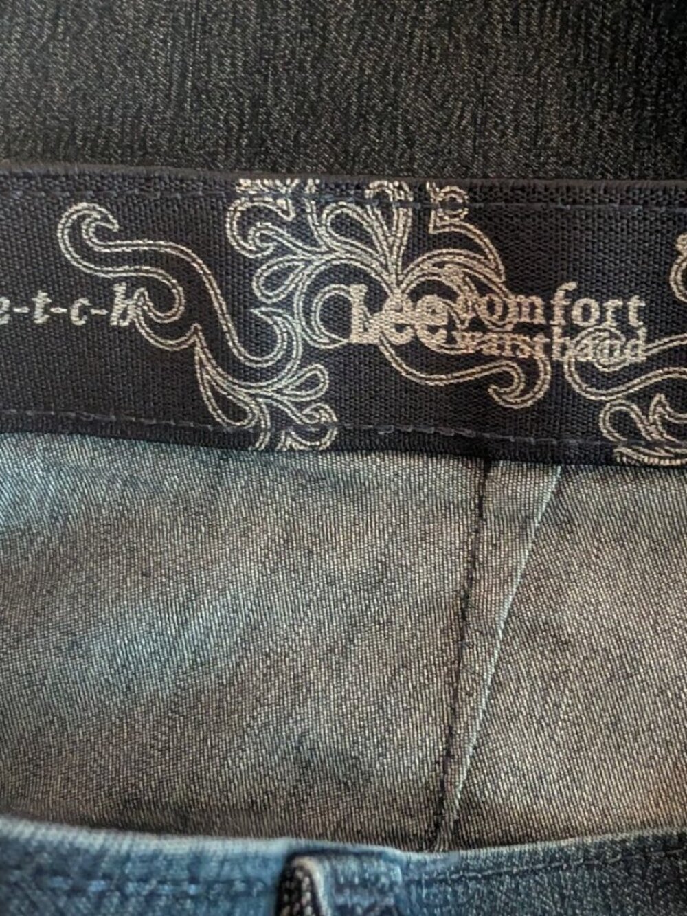 Lee Women's Flare Jeans in Dark Gray Wash - Picture 4 of 5